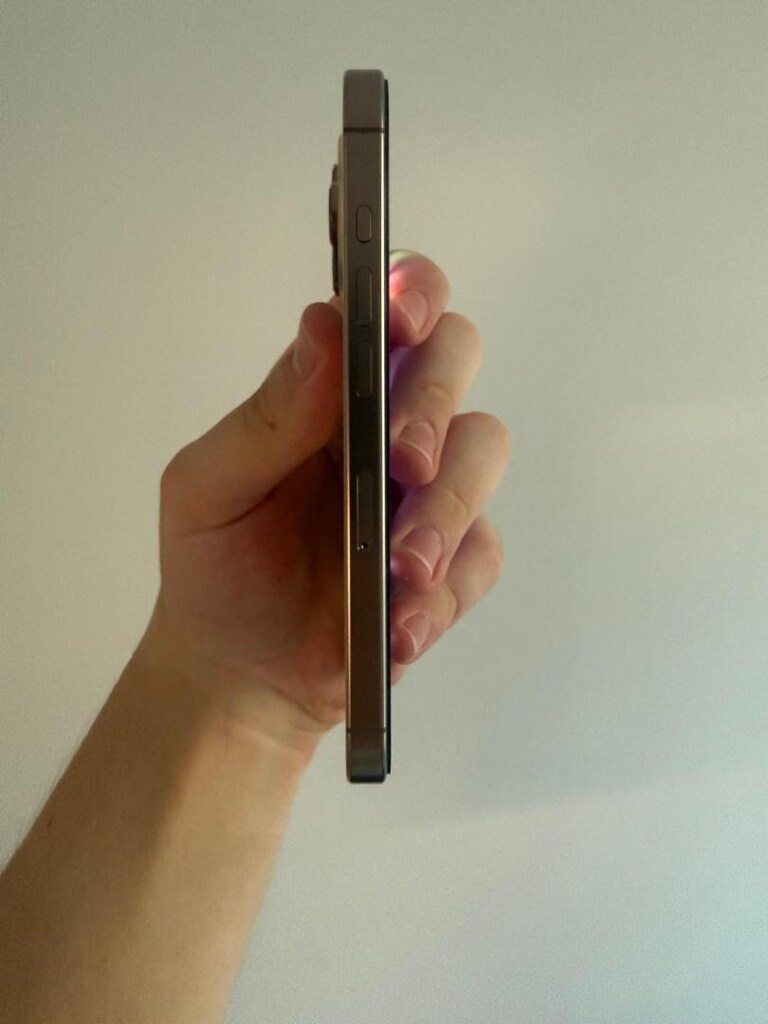 iPhone 16 Pro - 3