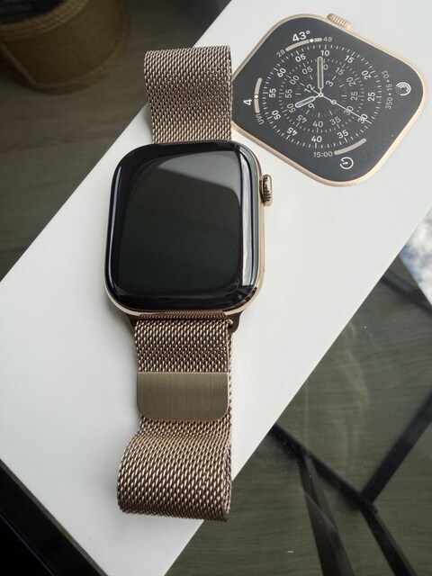 Apple Watch Series 11 GPS + Cellular, 42 mm Altın Rengi-SIFIR