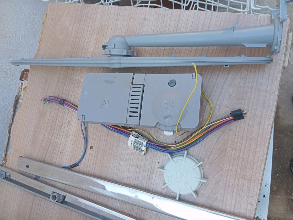 Arçelik Bulaşık Makinesi 6230h parçaları - 8