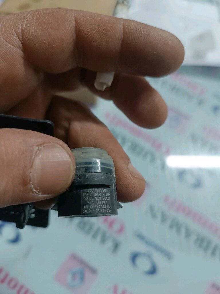 Citroen e-C4X arka tampon Park sensörü orjlan - 3