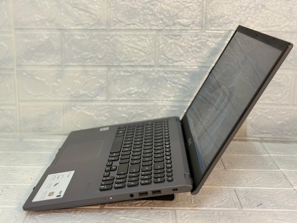 i7 1065g7 İşl. / 8 gb RAM / 256 GB M2 / Asus Laptop - 9