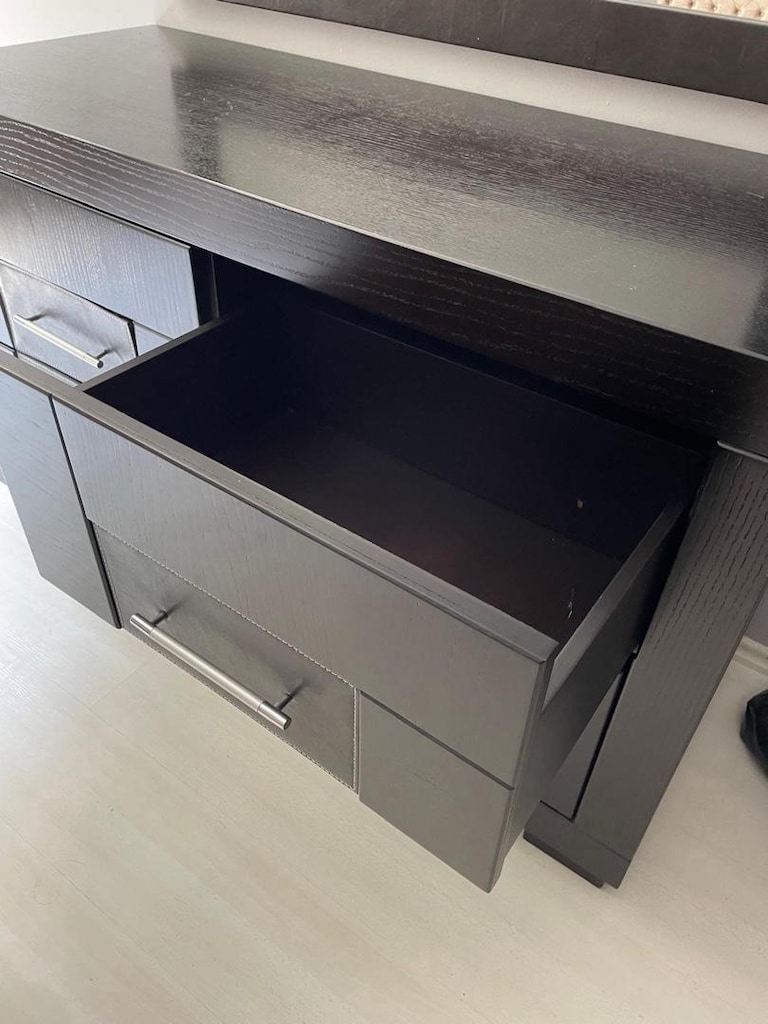 Komple Ahşap Yatak Odası Takımı – Çok Temiz ve Şık - 7