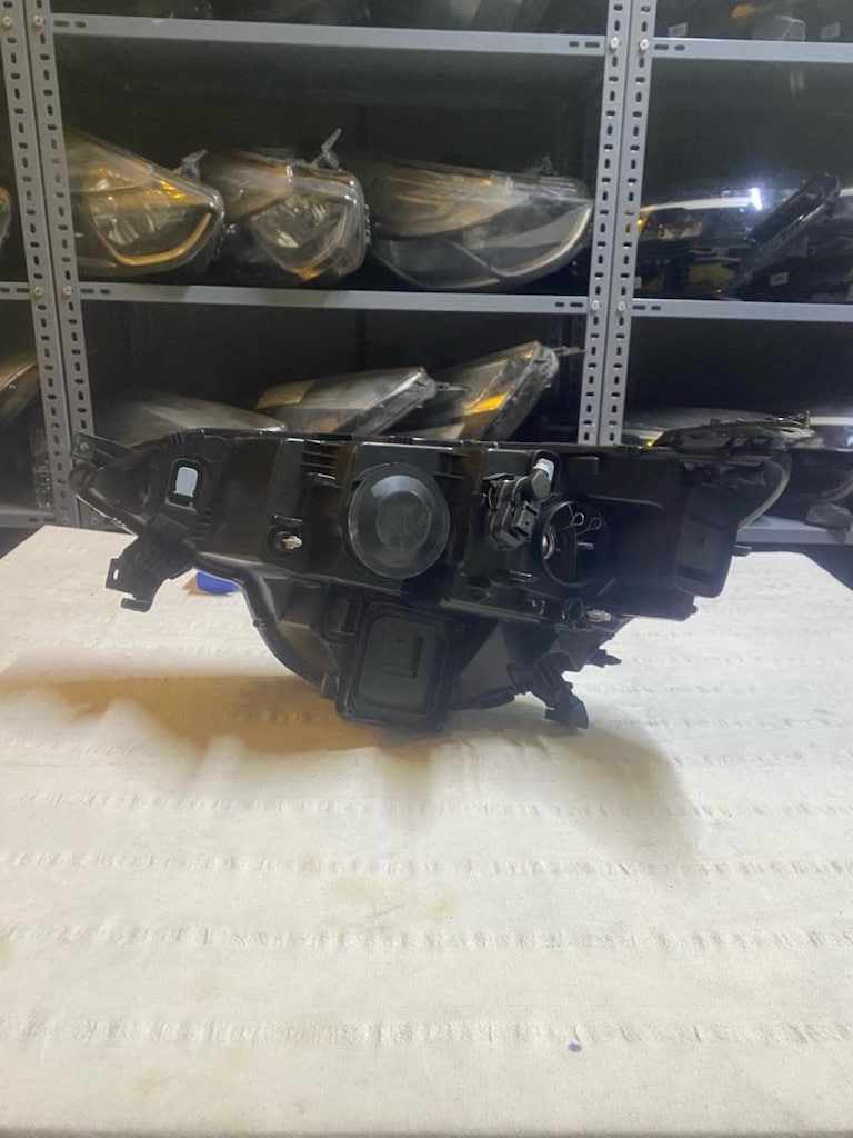 Renault Megan4 Crom Çerçeve Yan Sanayi - 3