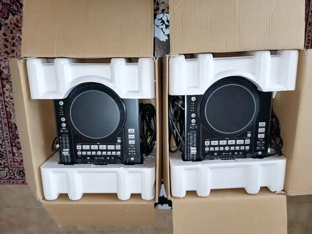 2 Adet Sıfır kutusunda American Audio Radius 2000 Cd Player