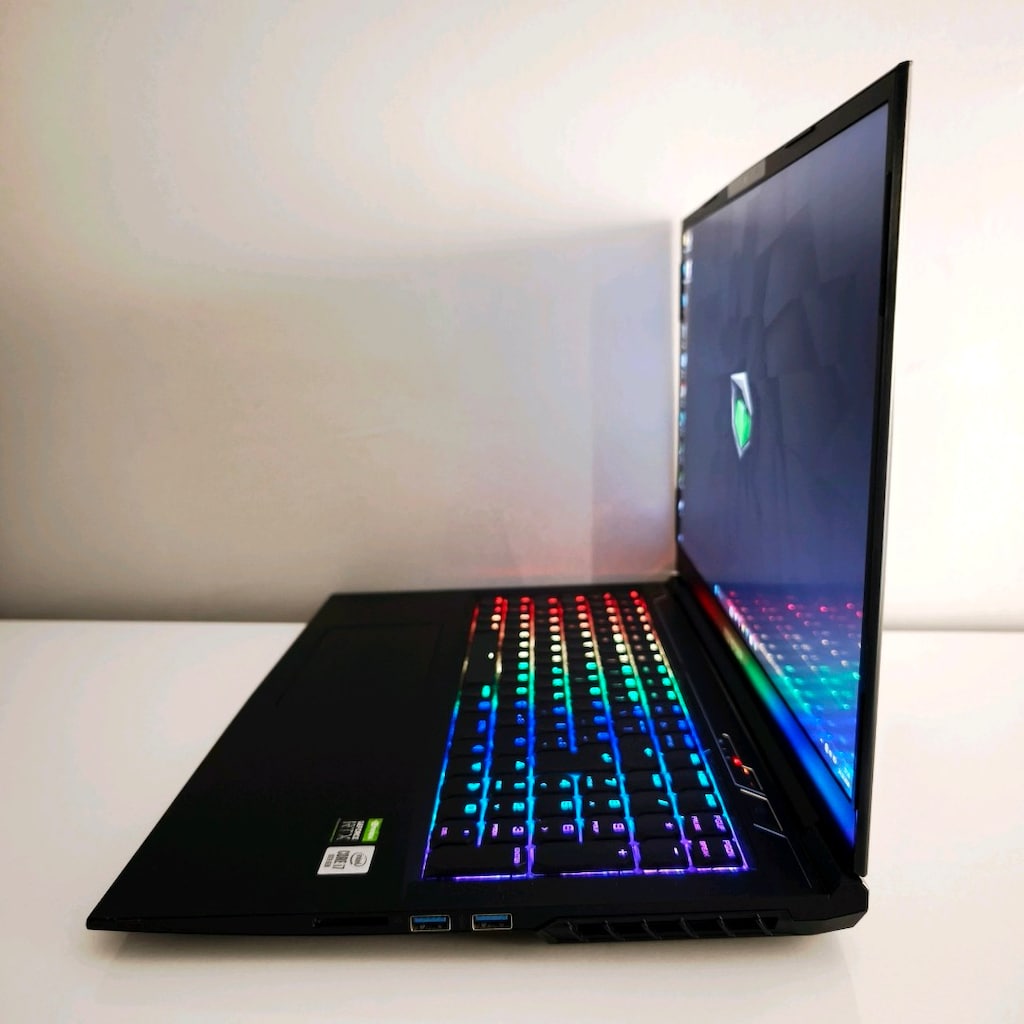 Monster Tulpar / 32 Ram / 1 Tb Ssd/ 8 Gb Rtx2070 / 144 Hz / İ7 İşlemci - 3
