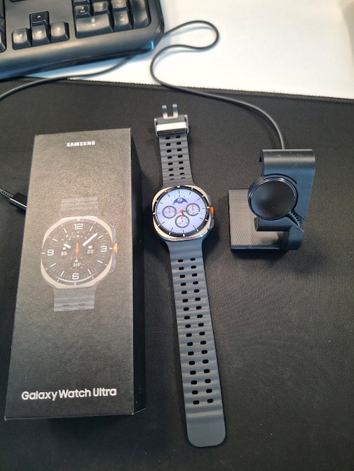 SAMSUNG WATCH ULTRA (GARANTİLİ) + 11 KAYIŞ + 2 ADET ŞARJ + STAND - 4
