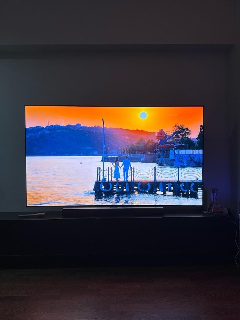 SAMSUNG 195 ekran QD-OLED 4K ultra HD - 3