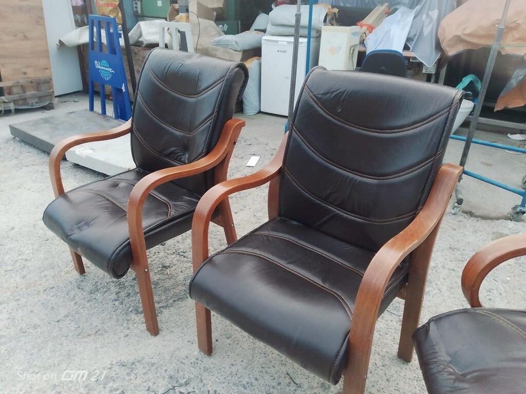 3 Adet Deri Koltuk - Ahşap Kollu - 2