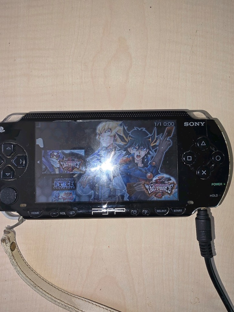 Sony PSP 1001 serisi creklidir 4 gb hafizalı - 2