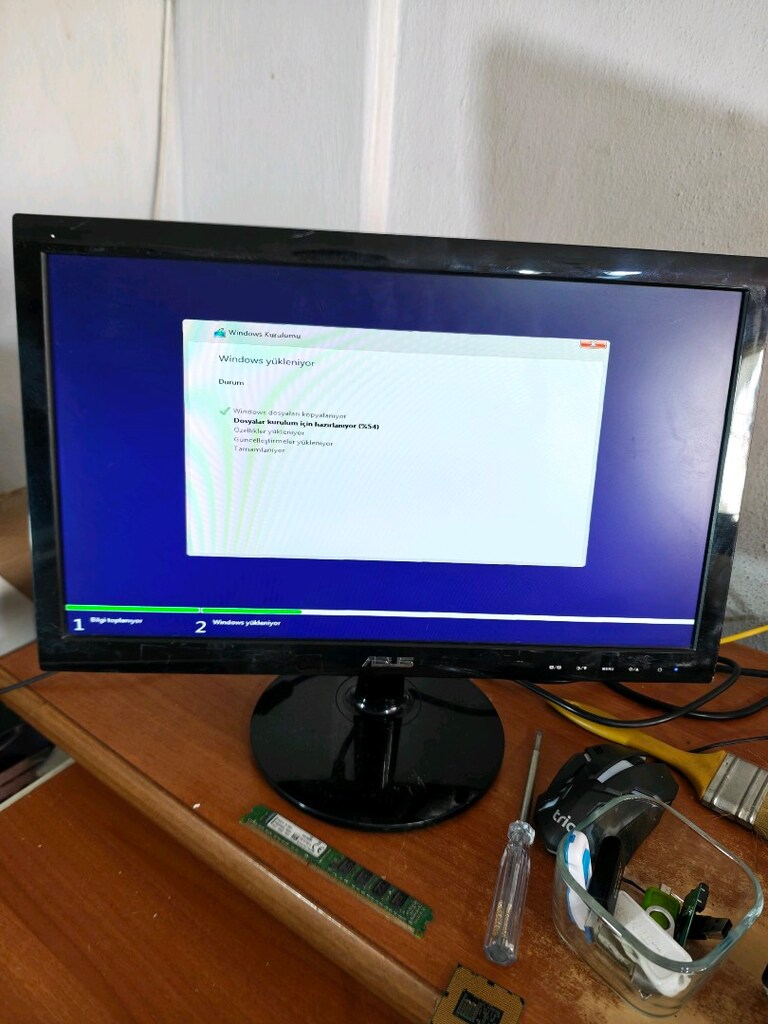 ASUS HATASİZ MONİTÖR SLİM LED - 2