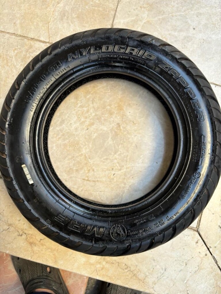 90/100-10 motor lastiği, yeni gibi - 3