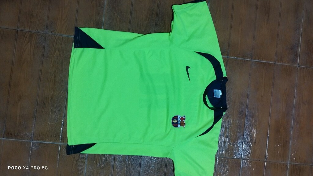 #Nike Ronaldinho forma..Arka bantta ufak sökük, dikilir ve ufak leke.. - 8