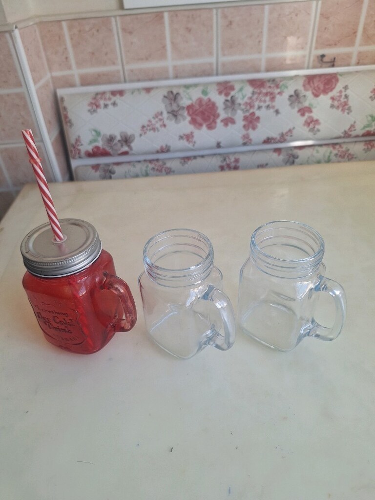 kırmızılı saplı pipetli camdan kupa - 4