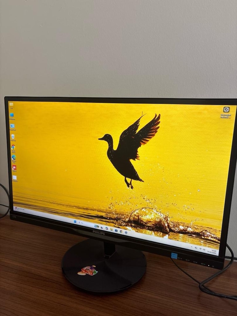 Philips 234E5QSB/01 model 23 inç Full HD IPS monitör satılıktır. - 2