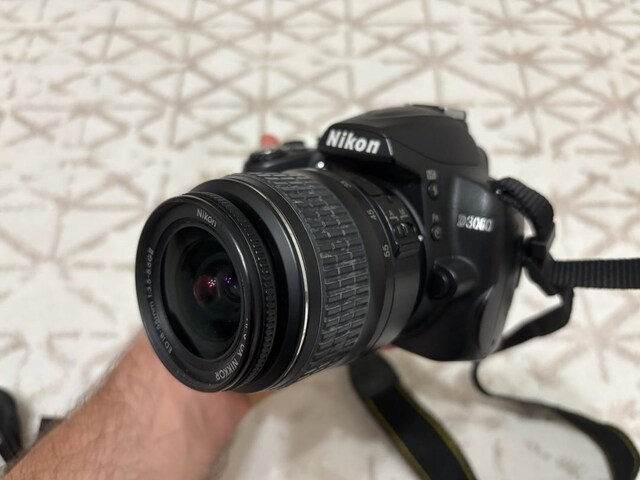 Nikon D3000 Fotoğraf Makinesi