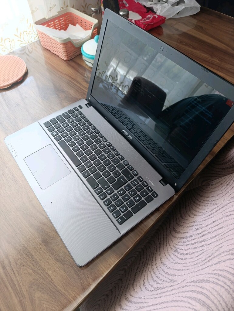 Asus Laptop - 3