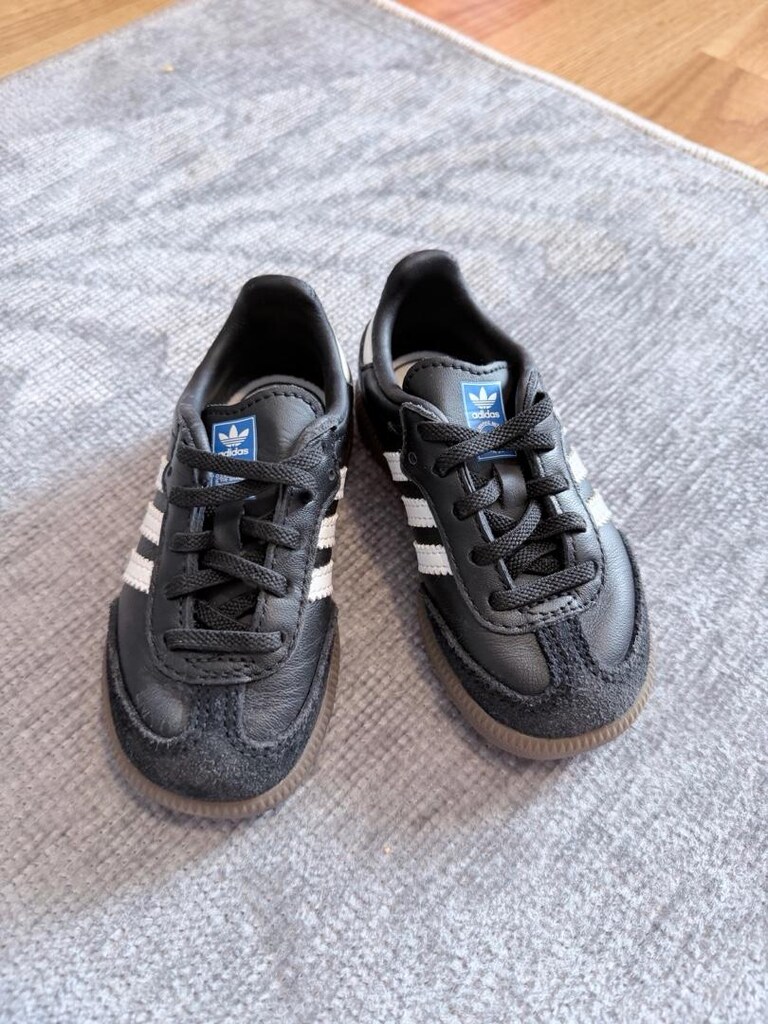 adidas samba yeni 1-2 kez kapalı alanda giyildi. 23 numara