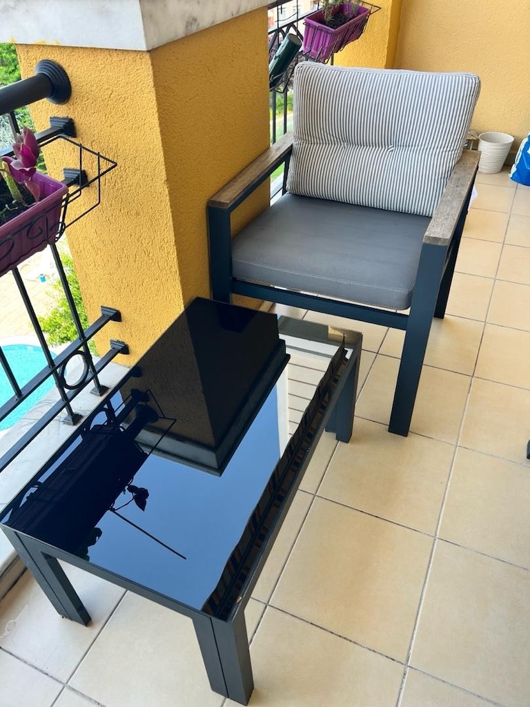 Balkon ve bahçe için harika metal oturma takımı. - 3