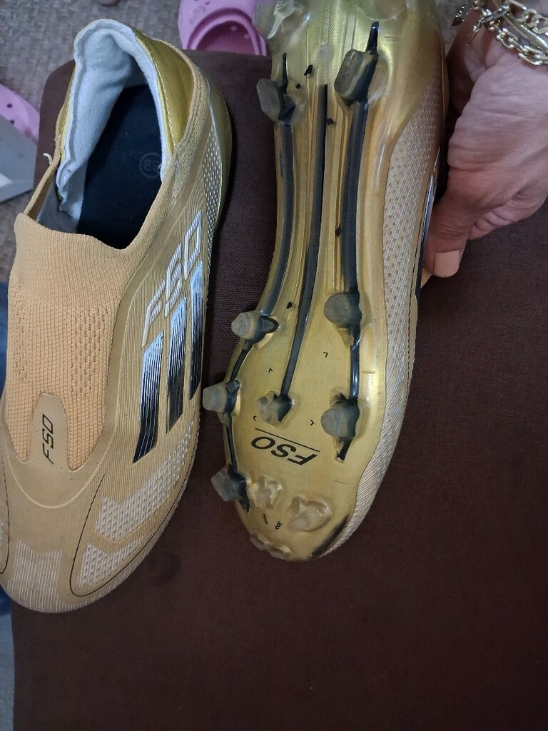 Adidas krampon - 2
