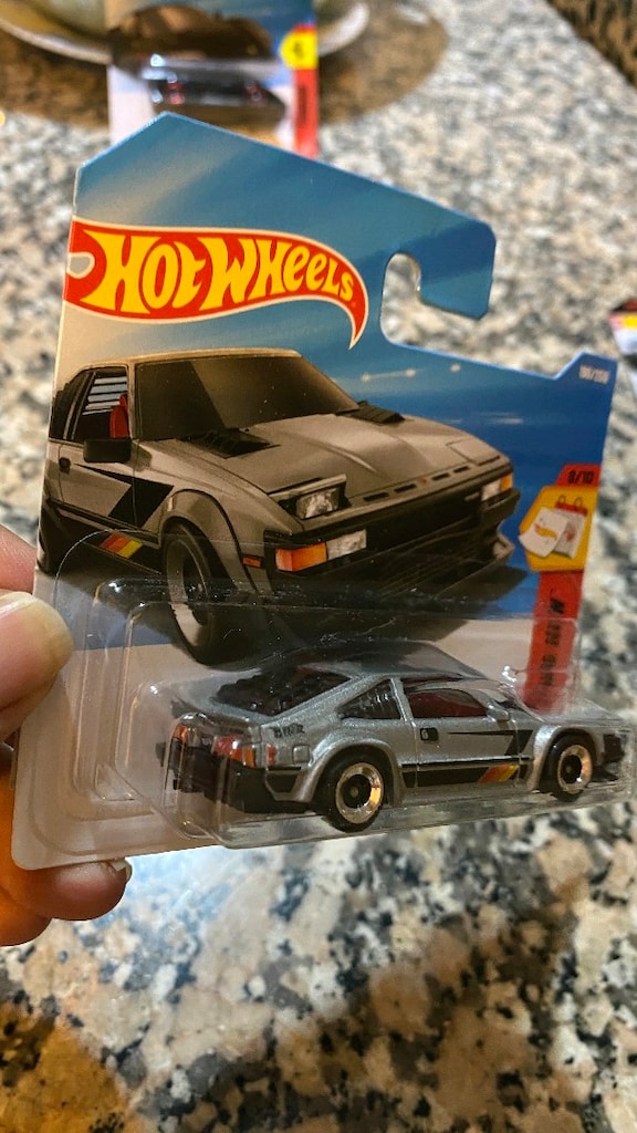 hotwheels 82 Toyota Supra - 2