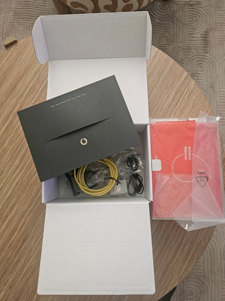 Vodafone H300s fiber modem - 3