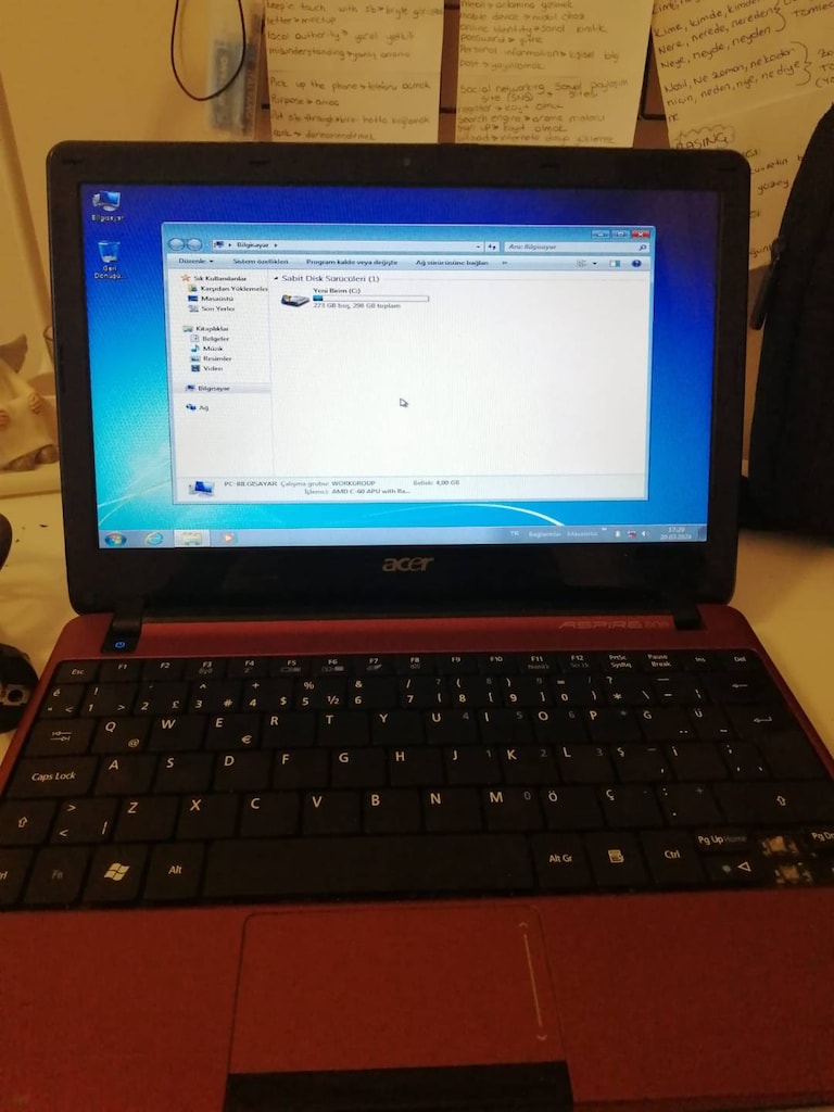 Acer aspire one AO722  mini 4 gb ddr rem,320 gb hdd - 10