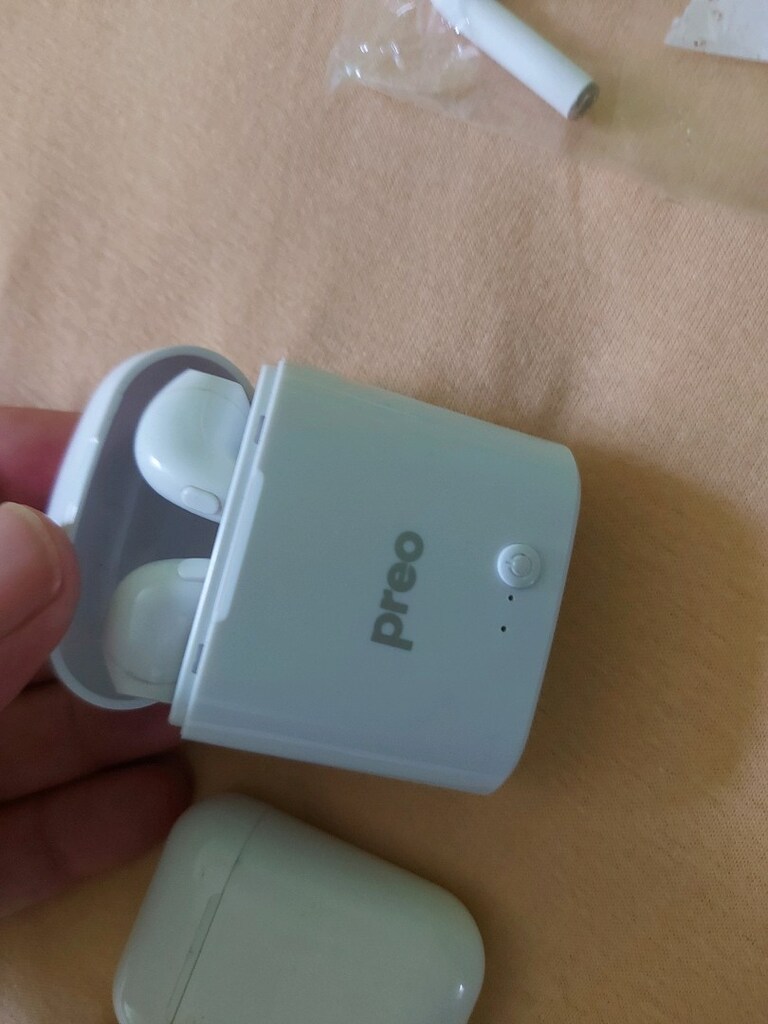 3 adet kulaklik 2 tek biri çift taraf calisiyor hepsi 500 tl - 3