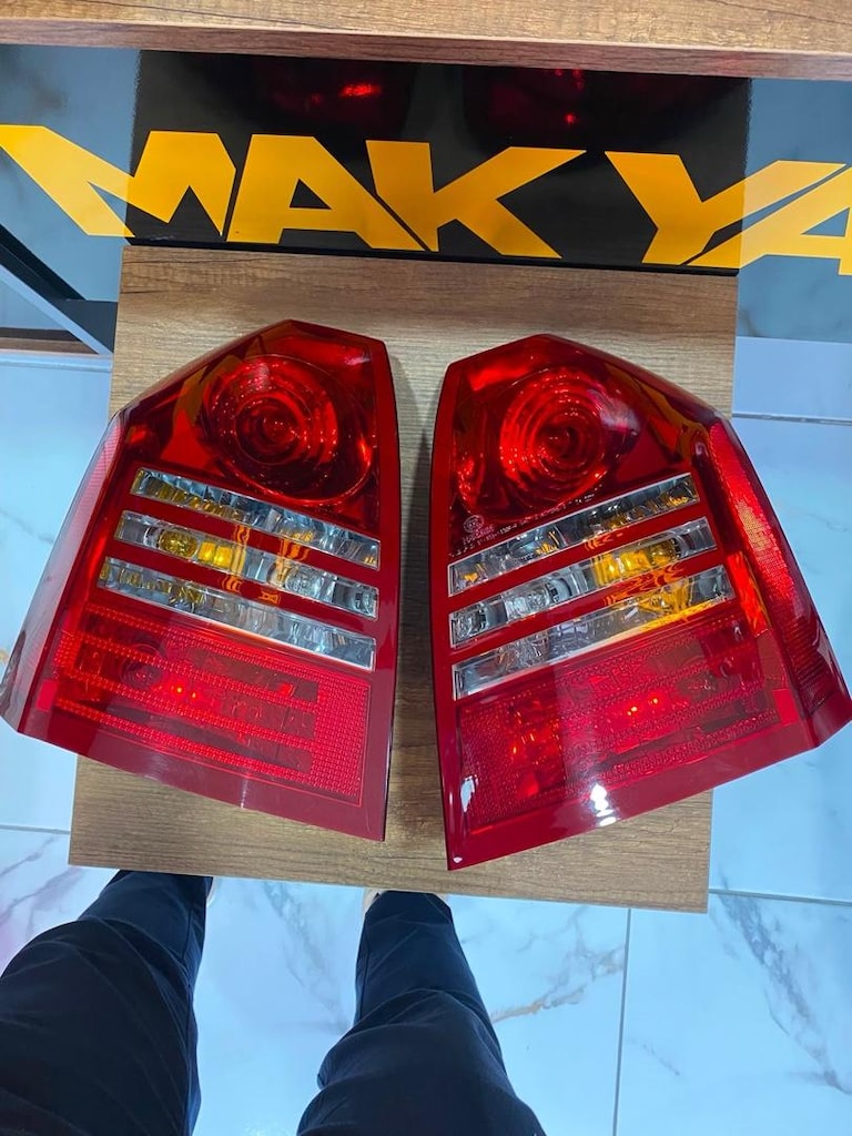 CREYSLER 300C ÖN FARLAR VE ARKA STOPLAR TAKIM HALİNDE - 4