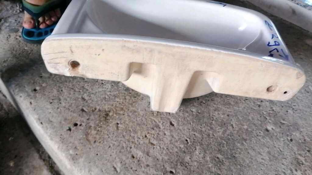 Lavabo tașı boyları duvara gelen tarafın boyu 50cm dir. eni 40 cm dir. - 15