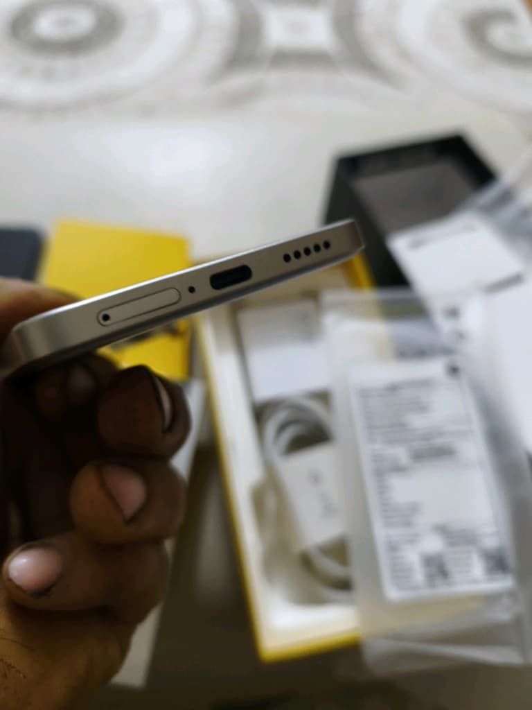 Poco F6 - 2