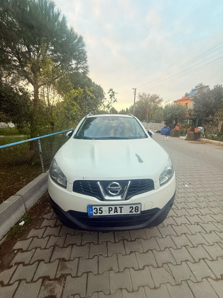 Beyaz Nissan Qashqai Tekna sport pack SUV 2013 temiz bakımlı - 2