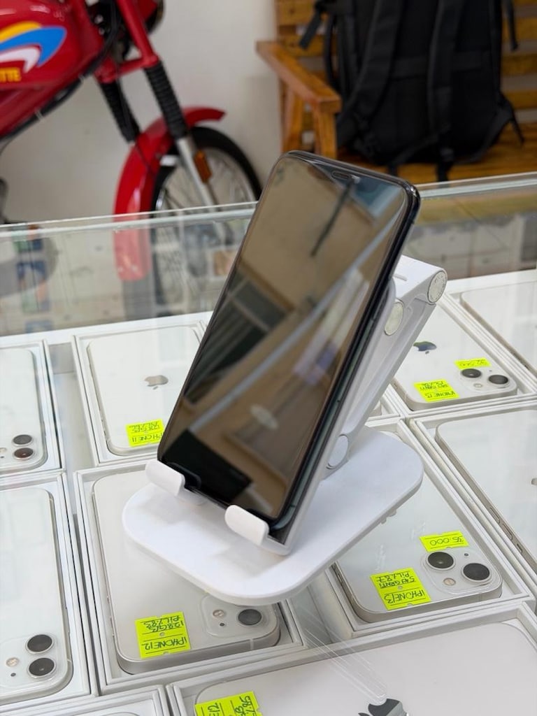 IPHONE 11 PRO 64 GB - 2