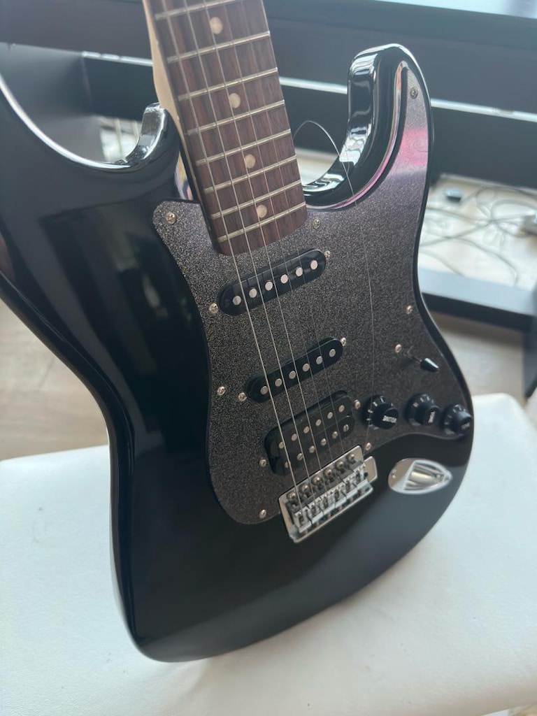 fender squier start elektro gitar gitar tek tel kopmus temiz kilfi var - 3