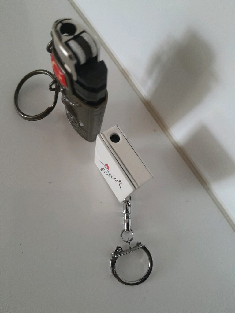 çakmak 2 adet çakmak kabı 1 adet - 2