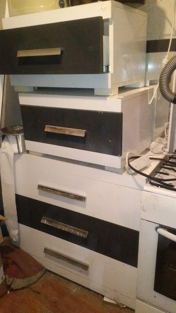 makyaj dolabi ve komidin - 2