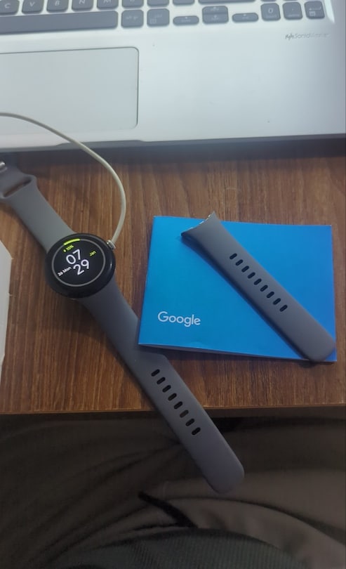 Google Pixel Watch 1. Nesil (Önceki Model) - Fitbit Etkinlik Tak - 3