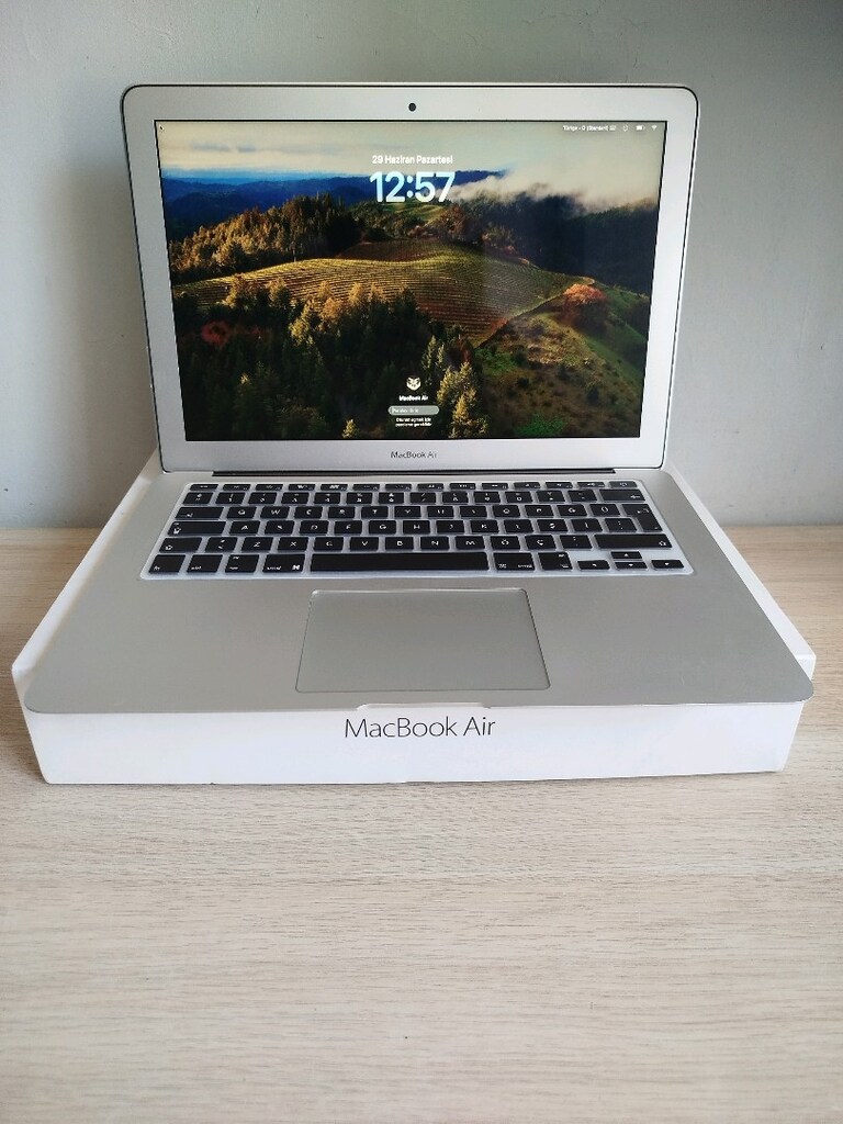 Apple MacBook Air 2015 - 8