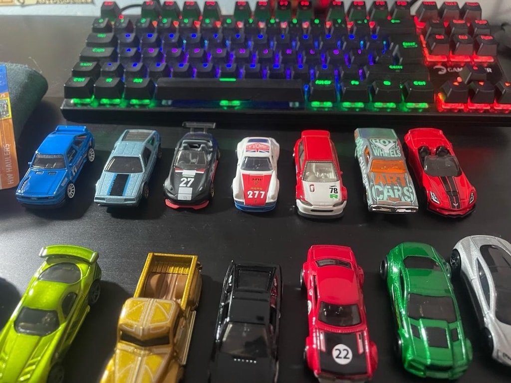 HOT WHEELS TOPLU DEĞERLİ ARABALAR(14TANE) - 2