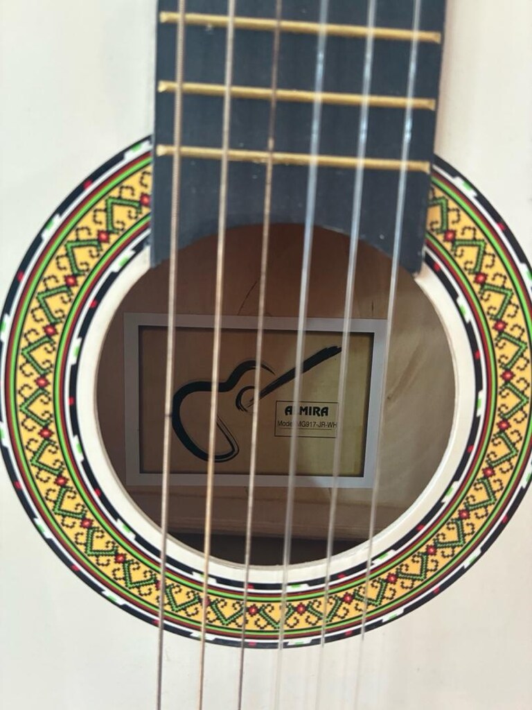 3/4 Beyaz Gitar - 3