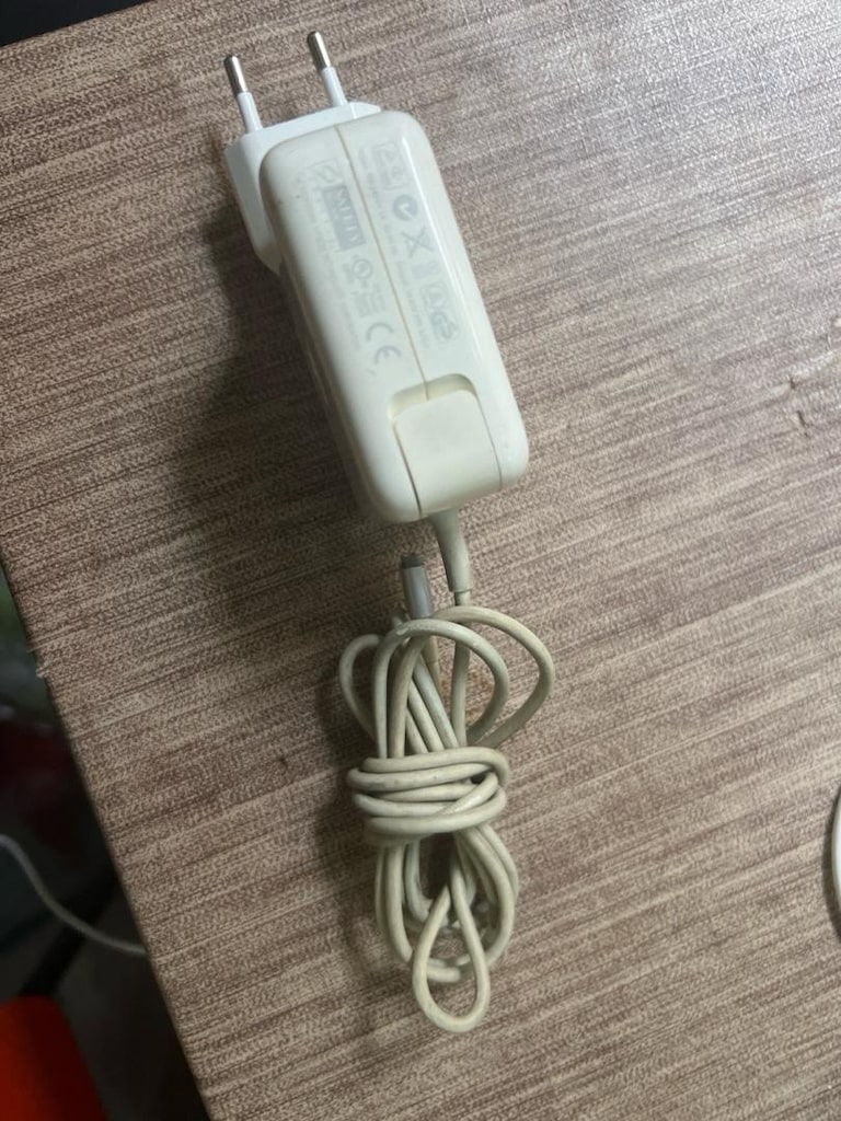 APPLE MAGSAFE 2 45 W MACBOOK AİR ŞARJ CİHAZI ORJİNAL TERTEMİZ
