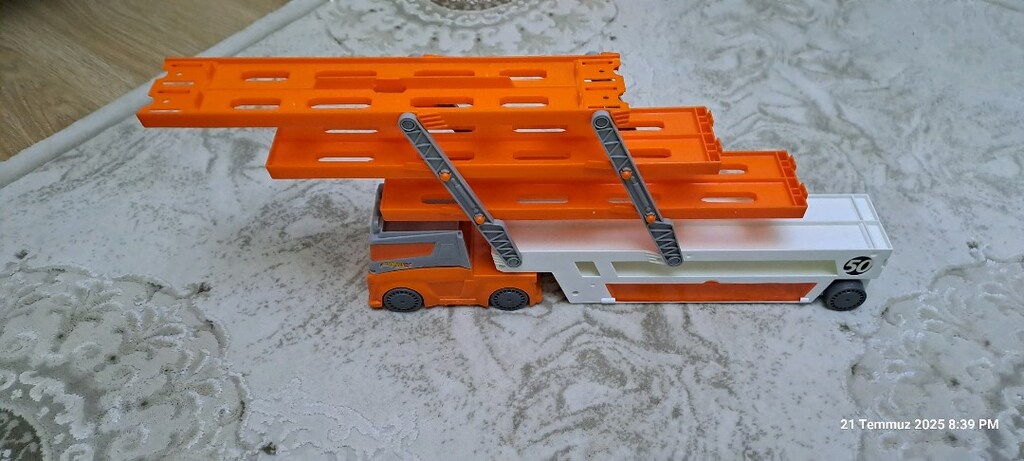 Hot wheels araç taşıma tırı - 2
