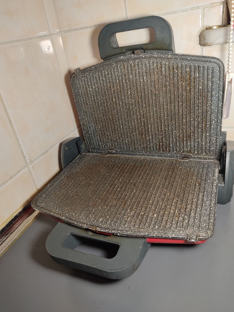 Toplu mutfak malzemeleri ve Arnica tost Makinesi(hepsi birlikte) - 2