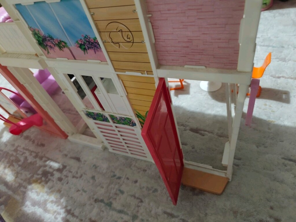 Barbie'nin Muhteşem Malibu evi - 14