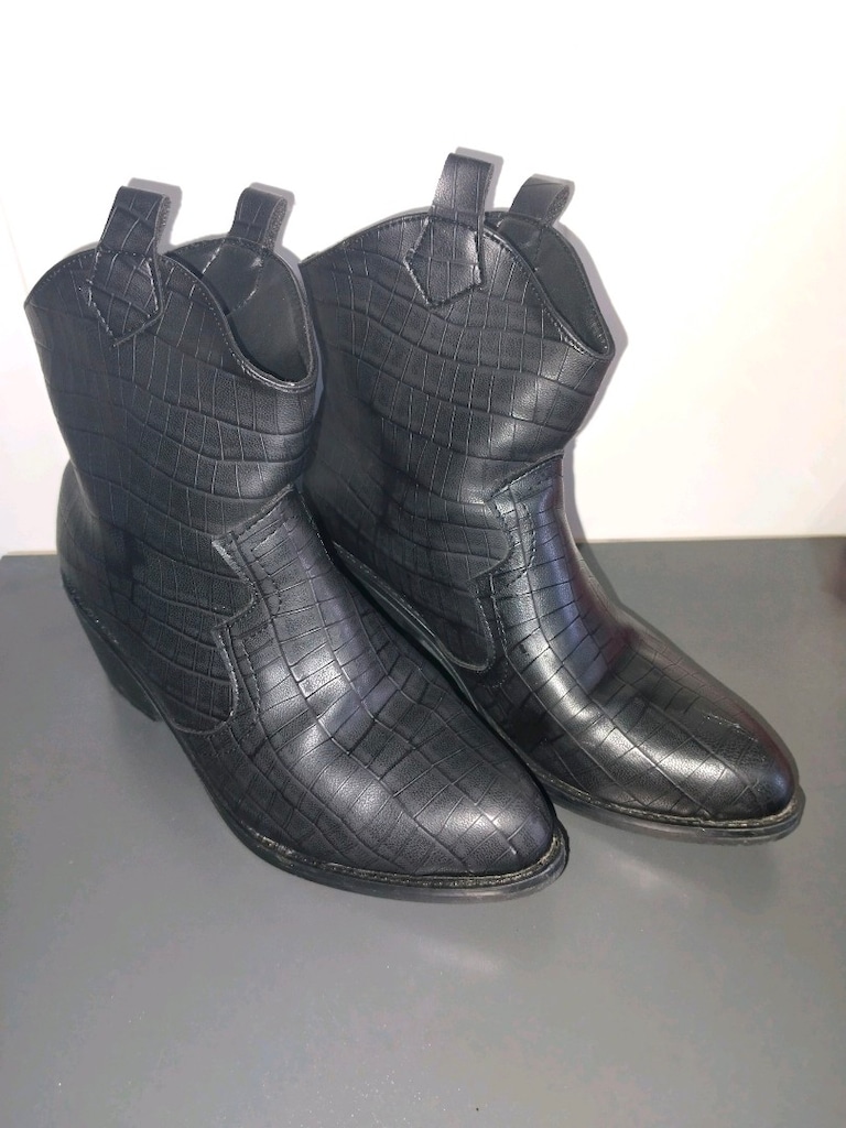 siyah kroko kadın bot