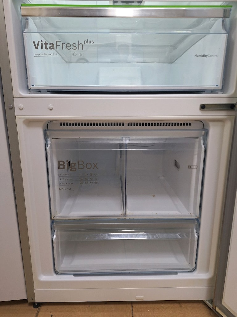 Sıfırdan farksız son model inox Bosch buzdolabı alttan dondurucu - 7