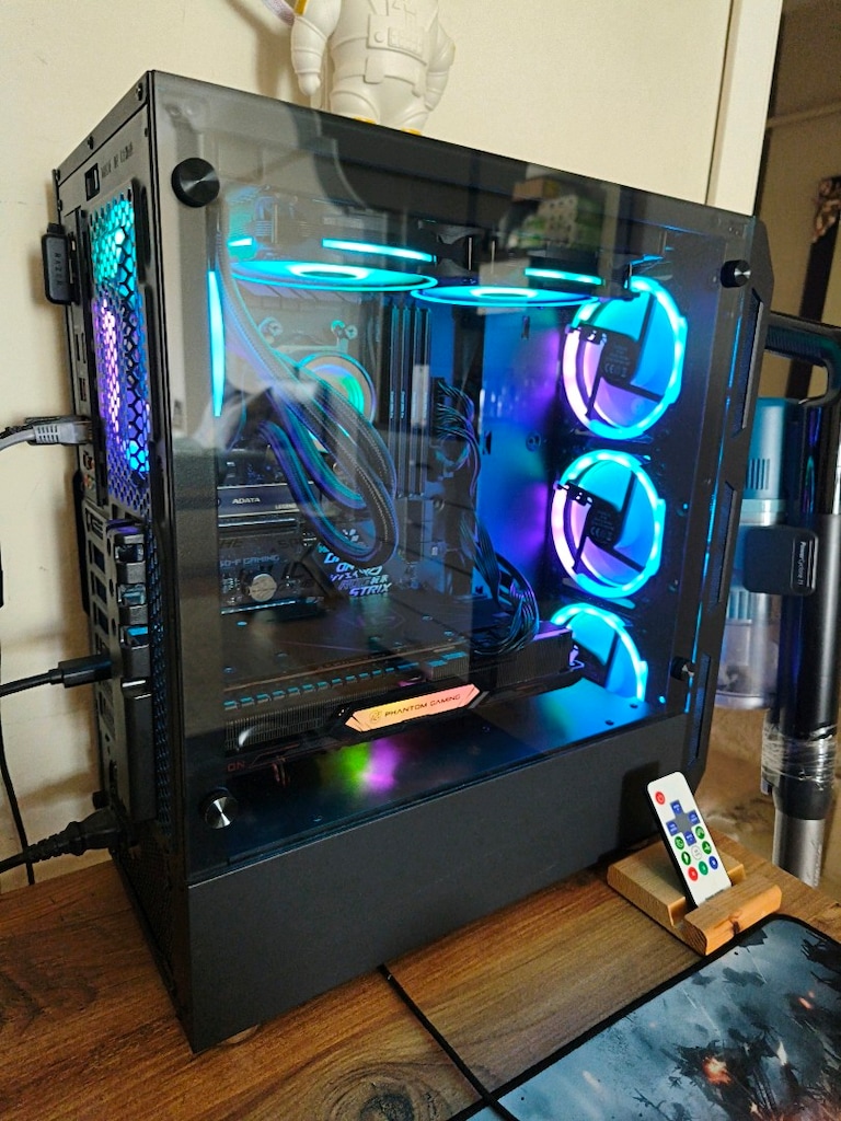ROG STRIX & RX 6800 16GB / RYZEN 5 5600X / 64GB RAM / 1TB NVMe - 4