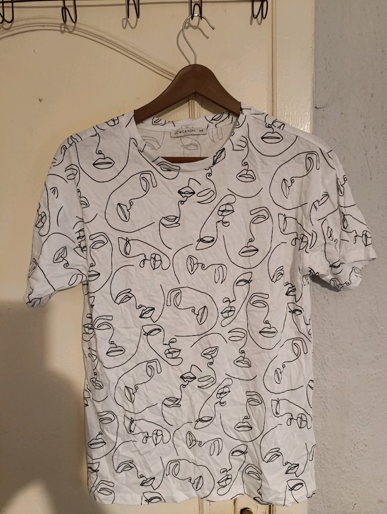 Minimalist Çizgi Desenli Beyaz Tişört (xs) - 2