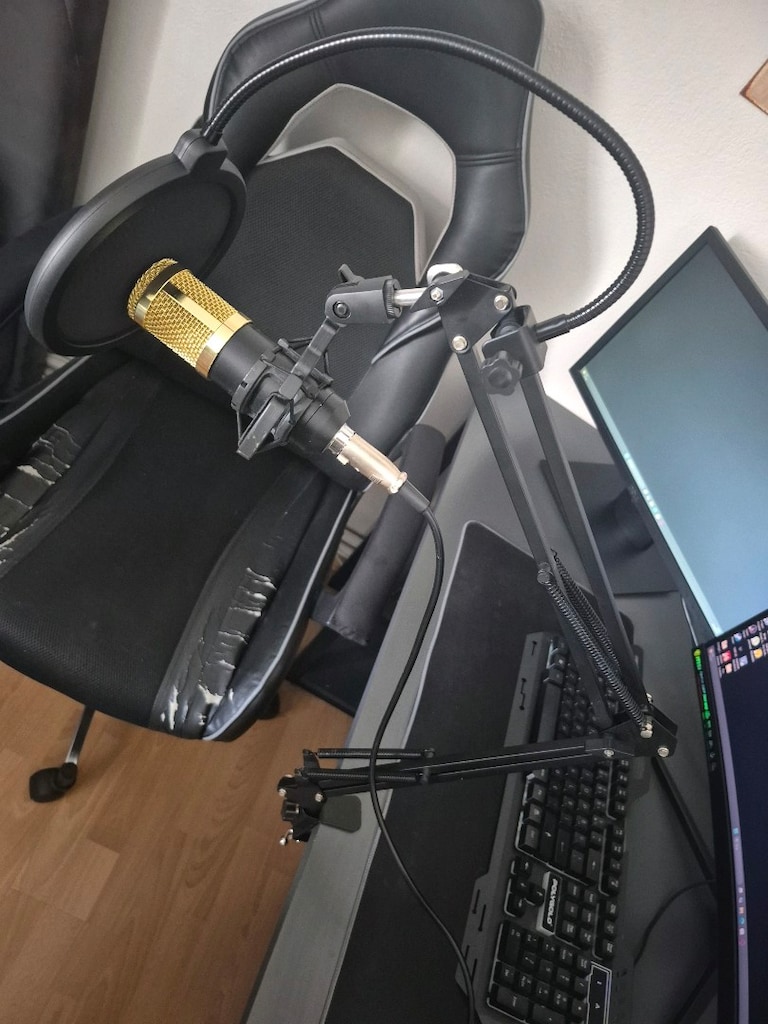 Kondenser Yayıncı Mikrofon Seti - Masa Standı & Pop Filtre Dahil - 3