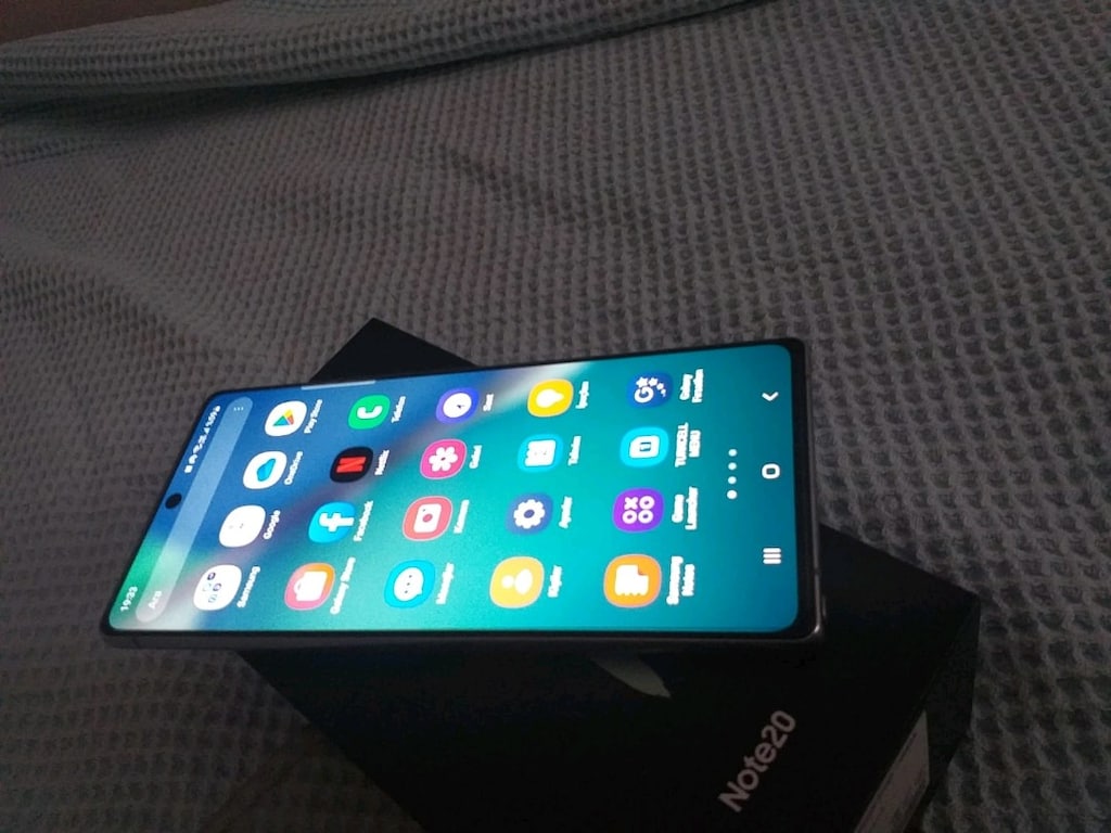 SIFIRDAN FARKSIZ YURTİÇİ 256GB 8RAM ORJİNAL SAMSUNG NOTE 20 - 6