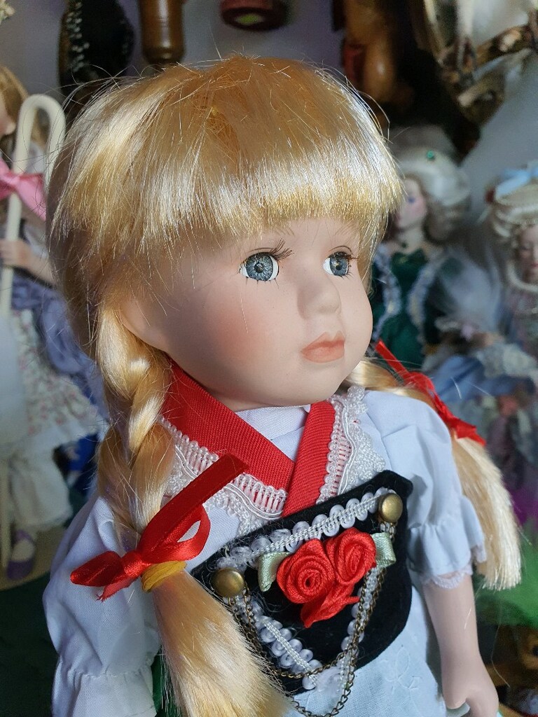 alman kostümlü porselen bebek vintage - 7